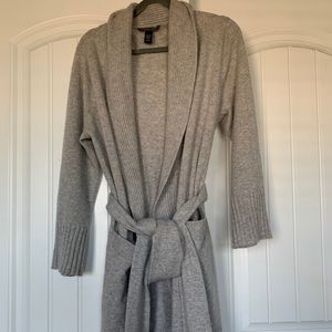 100% cashmere robe size M.